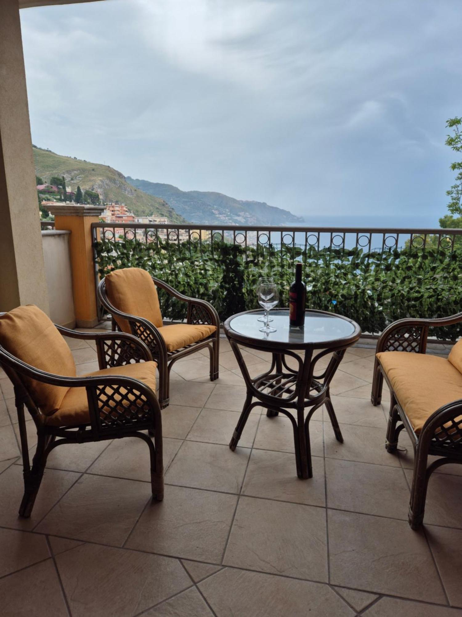 Casa Flavia Apartment ตาออร์มินา ภายนอก รูปภาพ